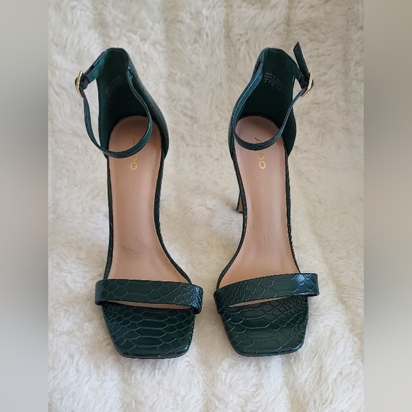 Aldo size 9 green alligator leather print heels - Picture 2 of 8